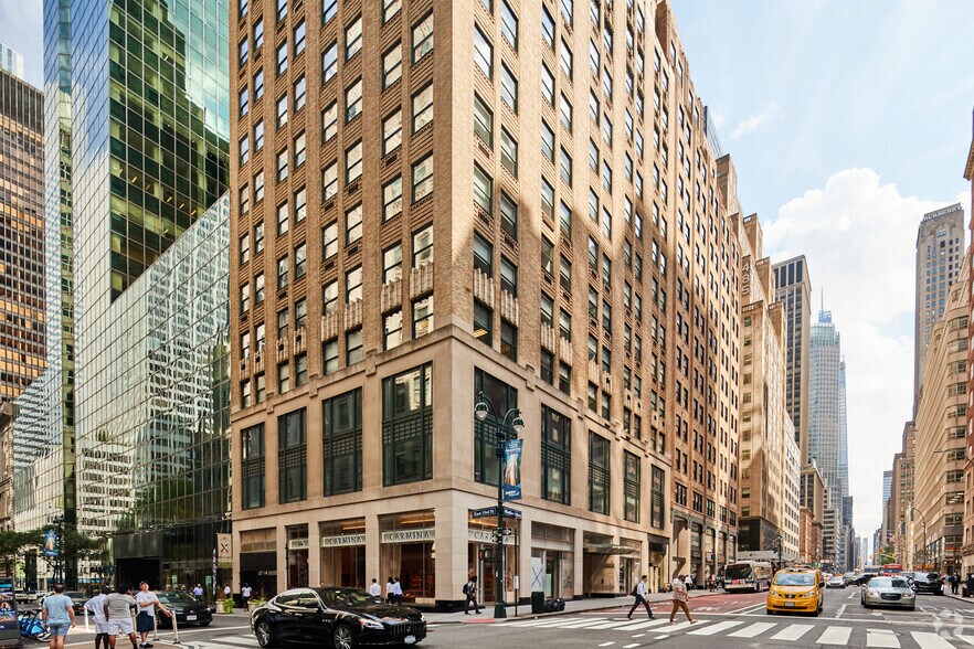 509 Madison Ave, New York, NY à louer - Photo de l’immeuble – Image 2 sur 8