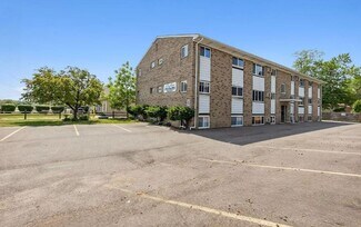 Plus de détails pour 4221 N Grand River Ave, Lansing, MI - Logement à vendre