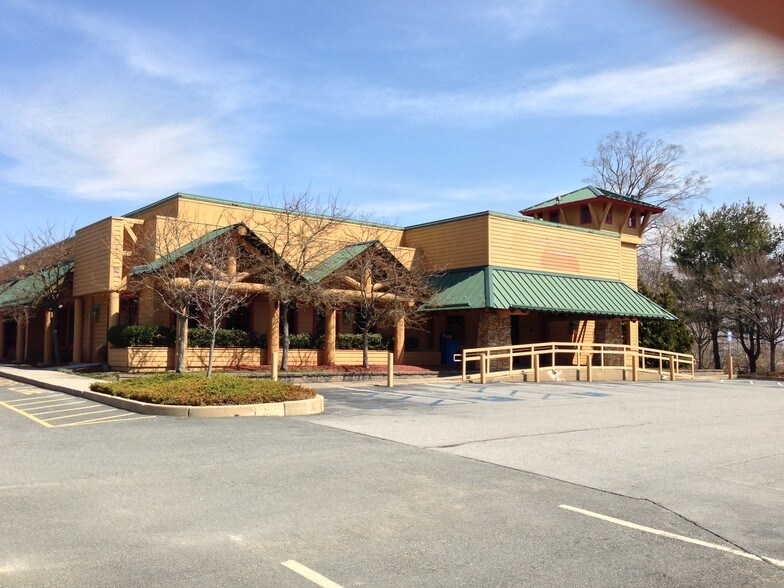 380 State Rd, Dartmouth, MA à louer - Photo de l’immeuble – Image 2 sur 9