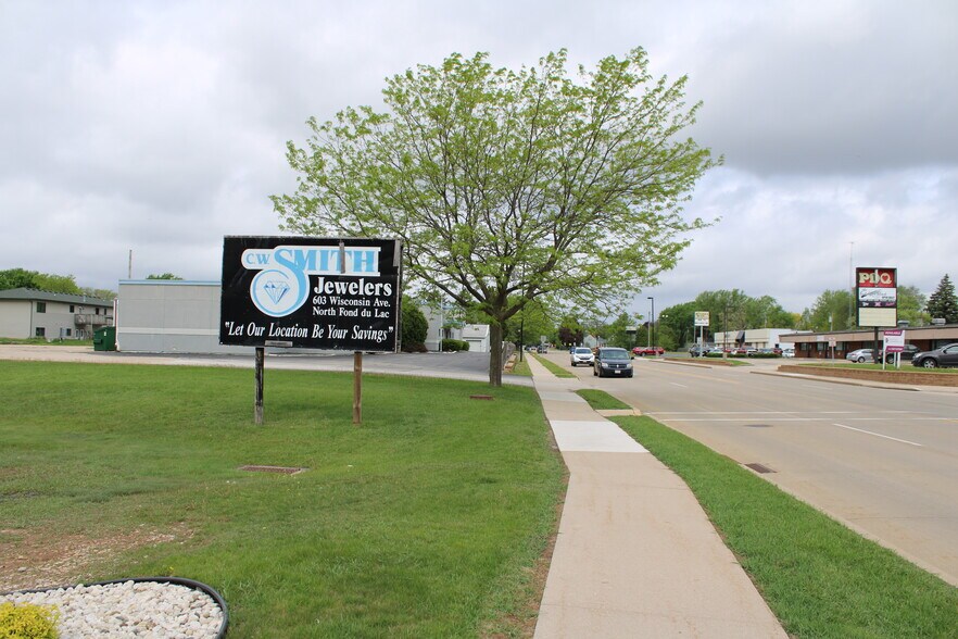 333 Prospect Ave, North Fond Du Lac, WI à louer - Photo de l’immeuble – Image 2 sur 6