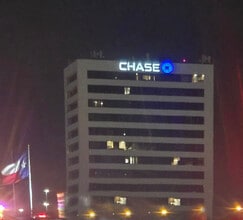 100 N Central Expy, Richardson, TX à louer Photo intérieure– Image 2 sur 33