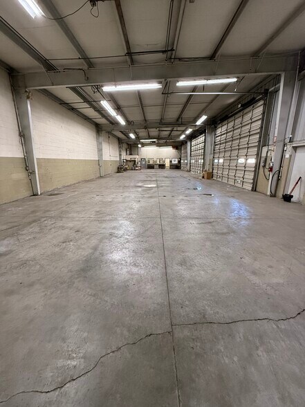 1120 W Cook St, Santa Maria, CA à louer - Photo de l’immeuble – Image 3 sur 4