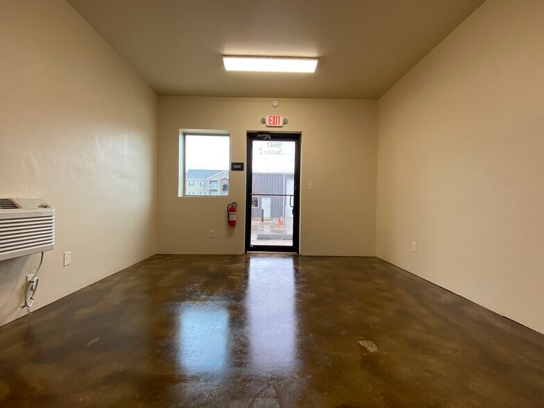 9641 N Council Rd, Oklahoma City, OK à vendre - Photo intérieure – Image 3 sur 7