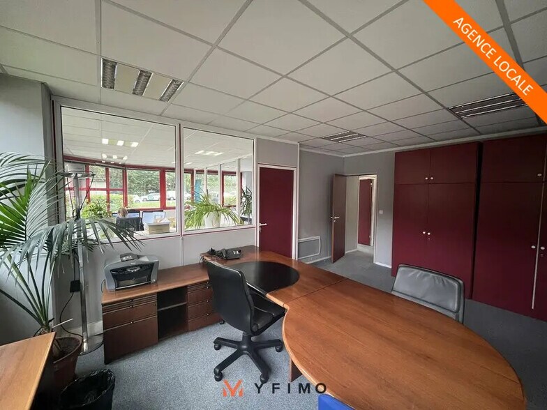 Local d’activités dans Trappes à louer - Photo de l’immeuble – Image 1 sur 6