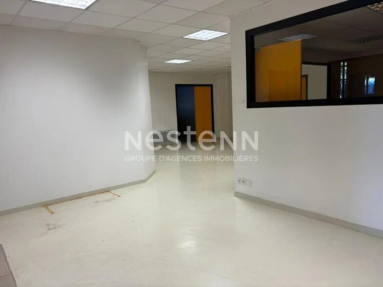 Local commercial dans Theix-Noyalo à louer - Photo de l’immeuble – Image 3 sur 5