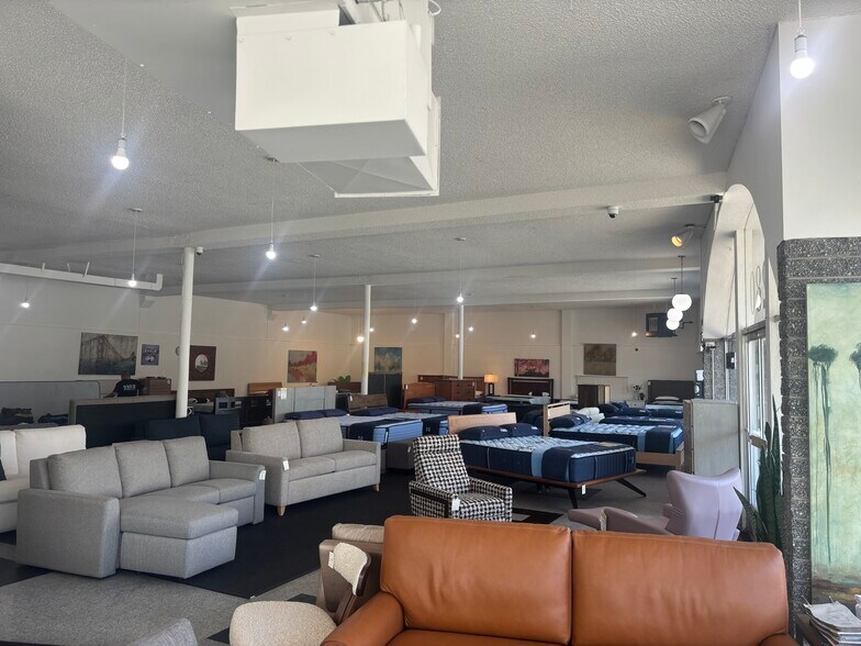 280 El Camino Real, San Carlos, CA à vendre - Photo de l’immeuble – Image 3 sur 14