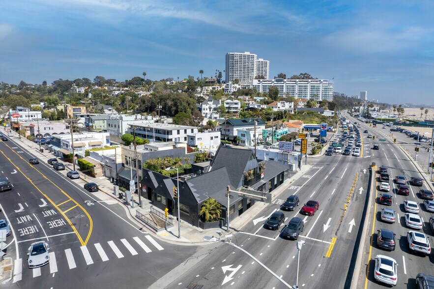 100 W Channel Rd, Santa Monica, CA à louer - Photo de l’immeuble – Image 2 sur 38