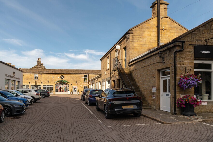 1-8 Crescent Ct portefeuille de 3 biens à vendre sur LoopNet.fr - Photo de l’immeuble – Image 3 sur 9