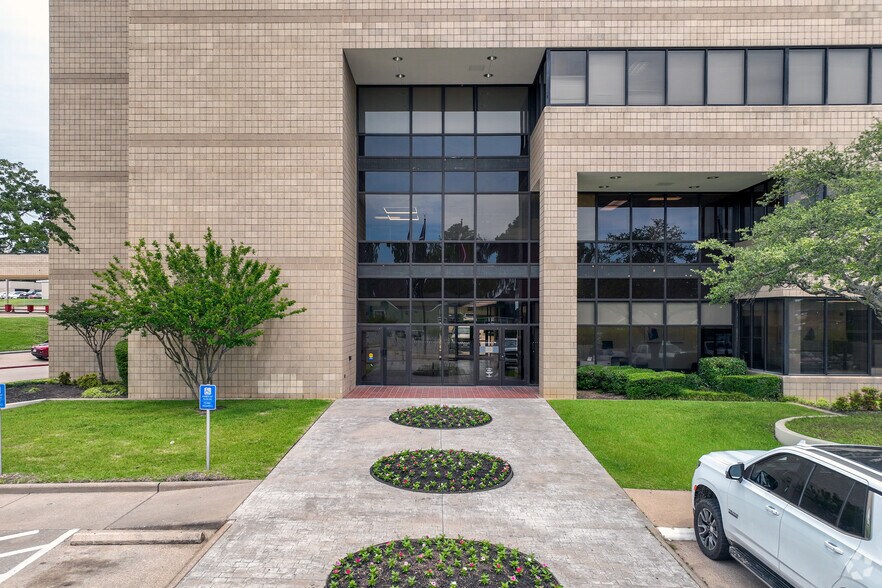 3301 Golden Rd, Tyler, TX à louer - Photo de l’immeuble – Image 2 sur 20