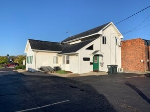 410 W Grand River Ave, Brighton, MI à louer Photo de l’immeuble– Image 1 sur 9