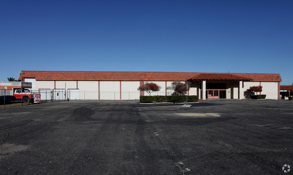 32391 Riverside Dr, Lake Elsinore, CA à louer - Photo de l’immeuble – Image 3 sur 5