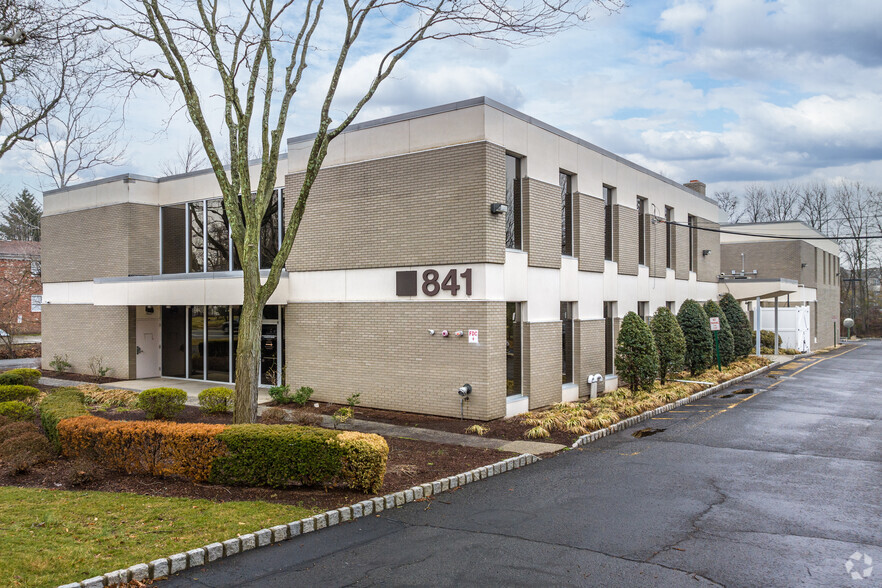 841 Mountain Ave, Springfield, NJ à louer - Photo principale – Image 1 sur 19