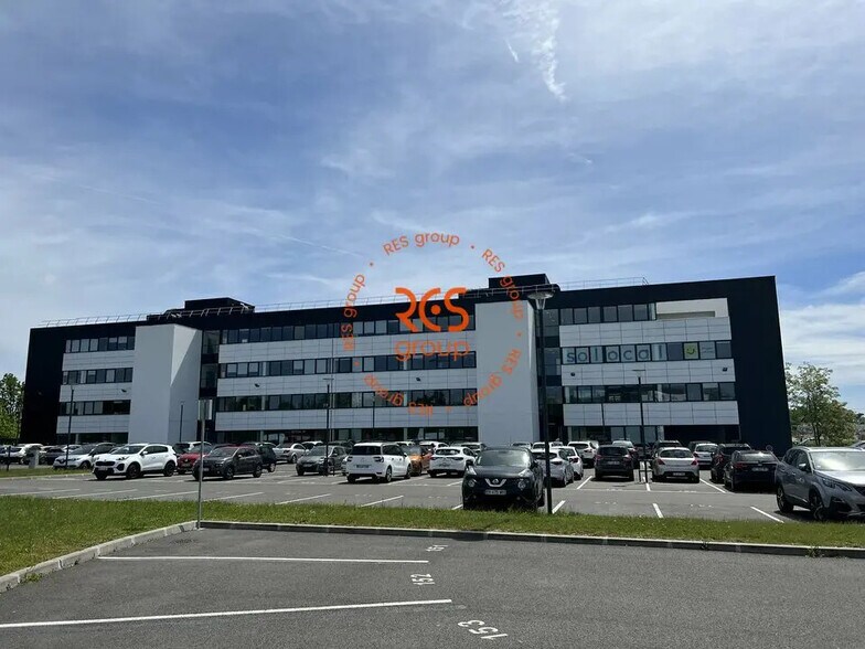 Bureau dans Le Haillan à louer - Photo de l’immeuble – Image 1 sur 9