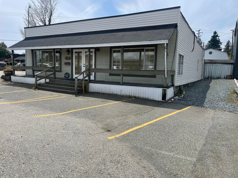 2421 King George Blvd, Surrey, BC à vendre - Photo de l’immeuble – Image 3 sur 17