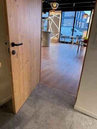 Plus de détails pour Local commercial à louer