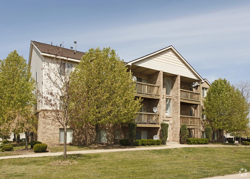 35330 Van Born Rd, Wayne, MI à vendre - Photo principale – Image 1 sur 16
