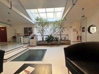 Plus de détails pour 32 Rue Senac De Meilhan, Marseille - Bureau à louer