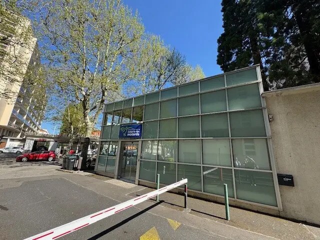 Bureau dans Saint-Étienne à louer - Photo de l’immeuble – Image 2 sur 6