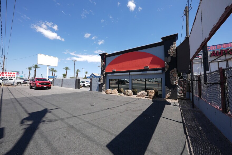 3206 N Las Vegas Blvd, Las Vegas, NV à vendre - Photo de l’immeuble – Image 2 sur 10