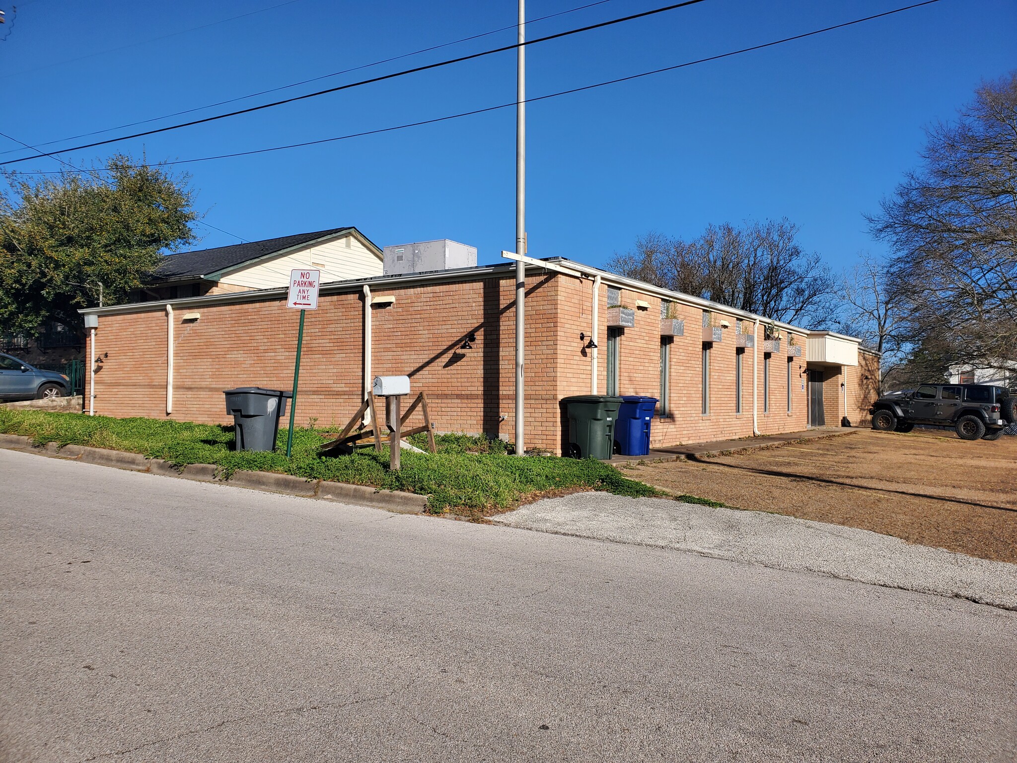 1410 14th St, Huntsville, TX à louer Photo de l’immeuble– Image 1 sur 16