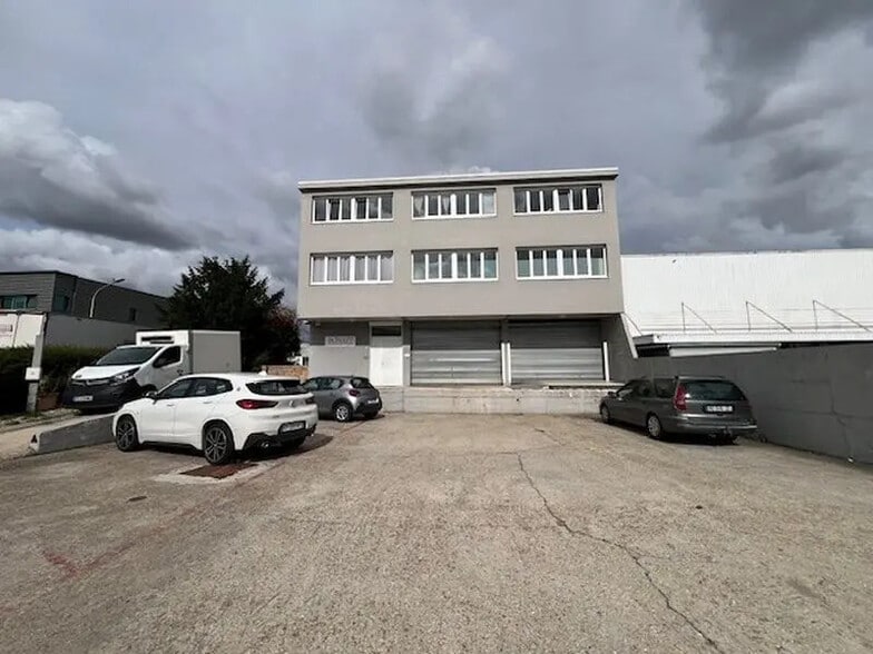 8 Rue Du Moulin À Cailloux, Orly à vendre - Photo de l’immeuble – Image 3 sur 24