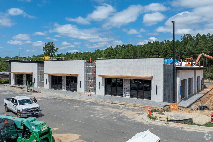 600 Timber Dr E, Garner, NC à louer - Photo de l’immeuble – Image 2 sur 21