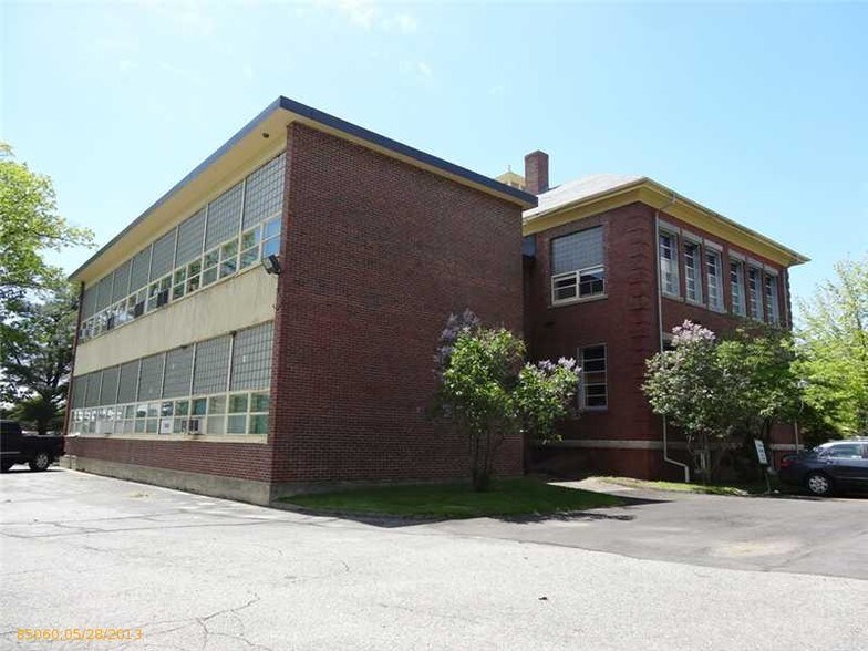 113 N Lancey St, Pittsfield, ME à louer - Photo de l’immeuble – Image 3 sur 6