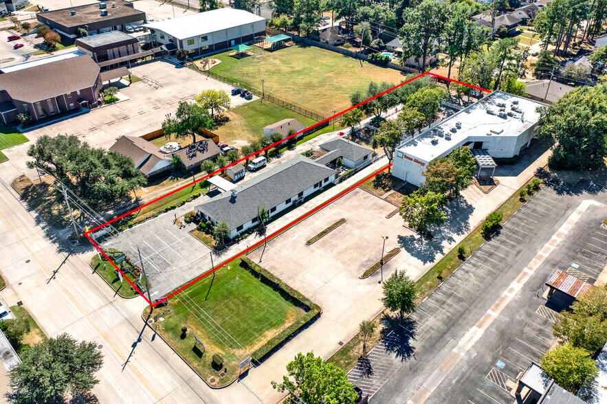 17127 Red Oak Dr, Houston, TX à vendre - Photo de l’immeuble – Image 3 sur 16