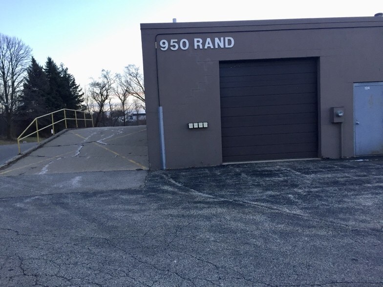 1000 N Rand Rd, Wauconda, IL à vendre - Photo de l’immeuble – Image 2 sur 7