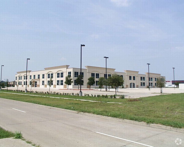 1351 E Bardin Rd, Arlington, TX à louer - Photo de l’immeuble – Image 3 sur 14