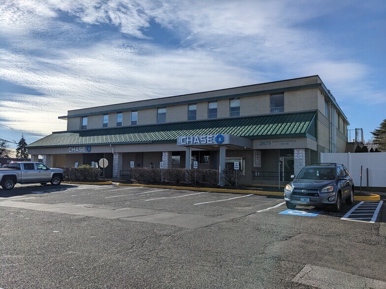 1030-1040 Barnum Ave, Stratford, CT à louer - Photo de l’immeuble – Image 2 sur 6