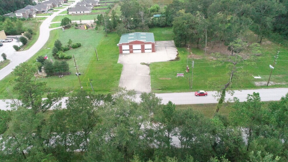 585 Roman Forest Blvd, New Caney, TX à vendre - Photo de l’immeuble – Image 2 sur 9