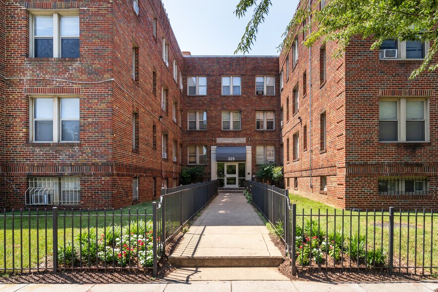 315-325 Franklin St NE, Washington, DC à vendre - Photo de l’immeuble – Image 2 sur 14