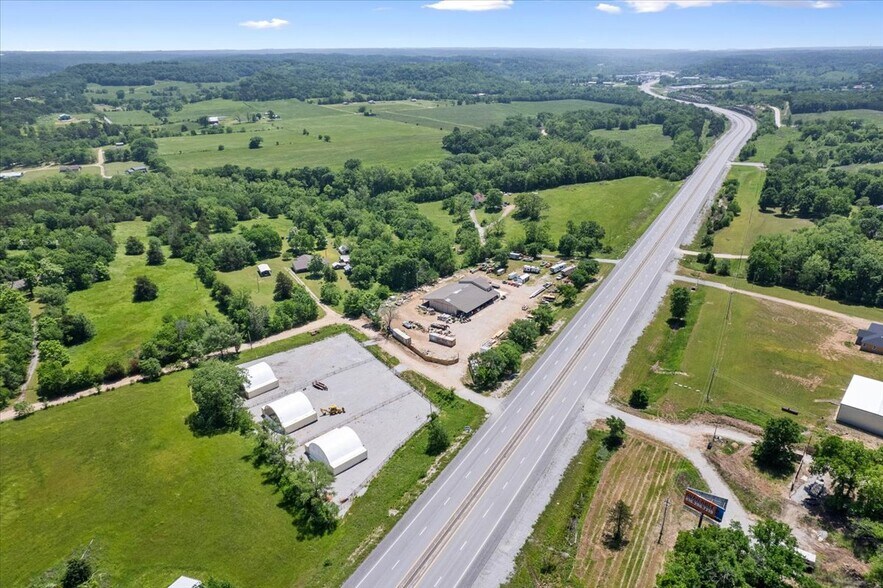 303 Obrien Rd, Jane, MO à vendre - Photo de l’immeuble – Image 3 sur 11