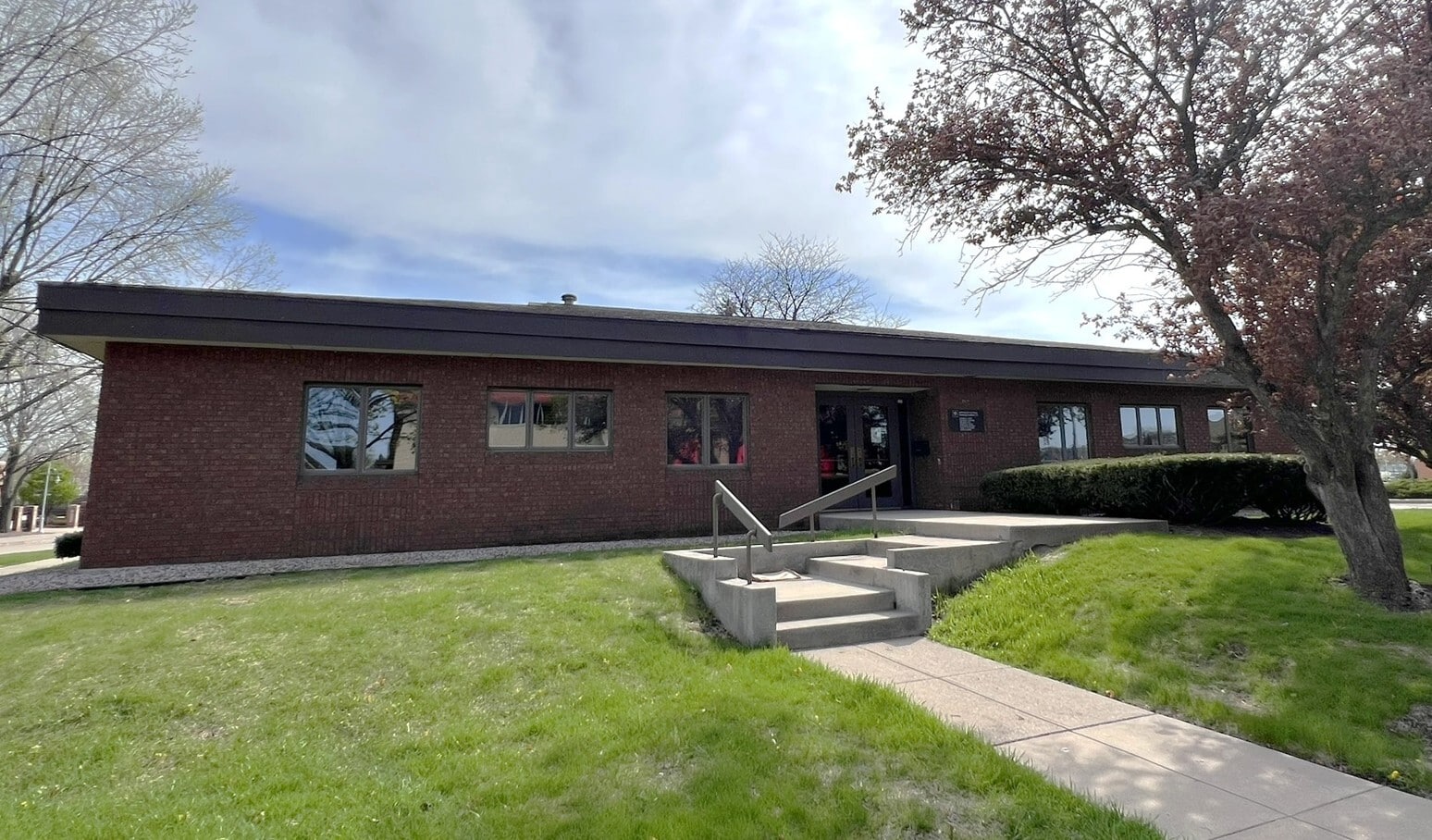 217 Ceape Ave, Oshkosh, WI à vendre Photo de l’immeuble– Image 1 sur 9