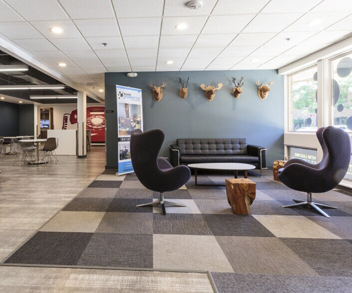 2100 Manchester Rd, Wheaton, IL à louer - Photo intérieure – Image 3 sur 6