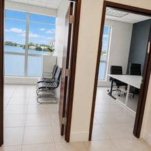 1500 NW 89th Ct, Doral, FL à louer Photo intérieure– Image 2 sur 4