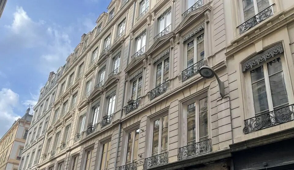 Bureau dans Lyon à louer - Photo de l’immeuble – Image 1 sur 6