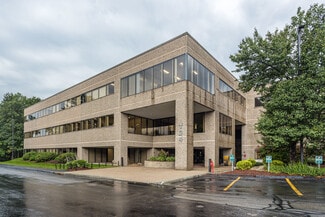 Plus de détails pour 124 Grove St, Franklin, MA - Bureau à louer