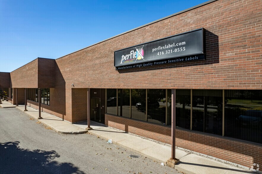 124 Milner Ave, Toronto, ON à louer - Photo de l’immeuble – Image 3 sur 3