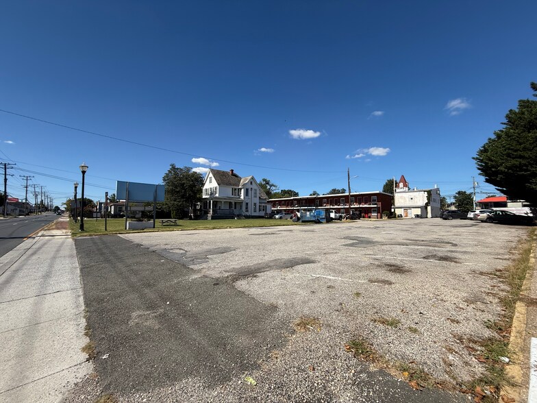 118 Washington Blvd S, Laurel, MD à vendre - Photo de l’immeuble – Image 3 sur 6