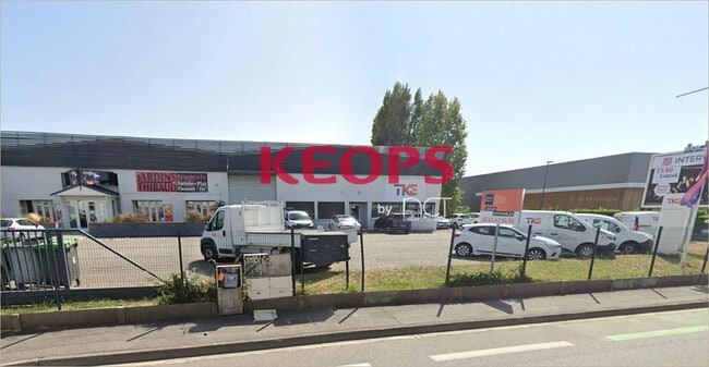 Plus de détails pour Local d'activités à louer