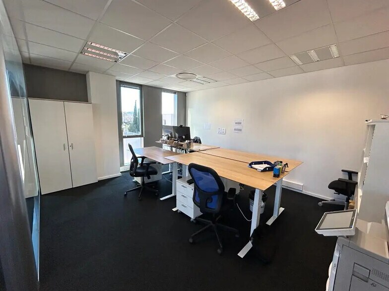 Bureau dans Marseille à vendre - Photo de l’immeuble – Image 3 sur 9