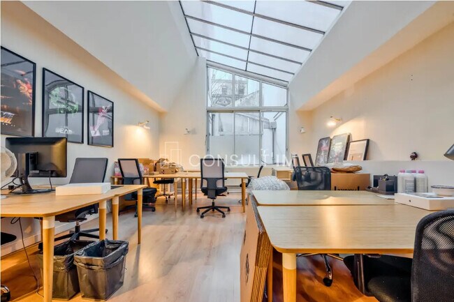 Plus de détails pour 16 Rue Louise-Emilie De La Tour D'Auvergne, Paris - Bureau à louer