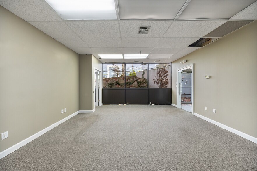 1 Executive Blvd, Suffern, NY à vendre - Photo de l’immeuble – Image 3 sur 22