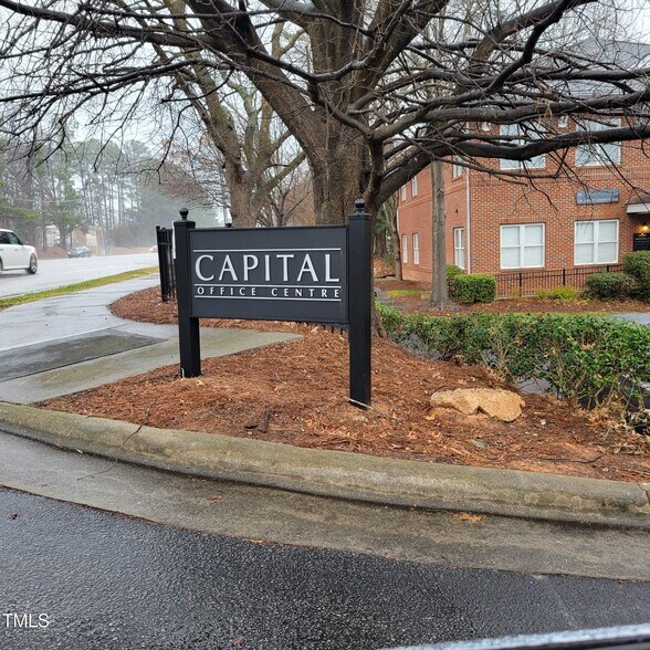 5640 Six Forks Rd, Raleigh, NC à louer - Photo de l’immeuble – Image 2 sur 54