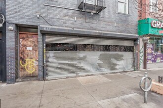 617 Grand St, Brooklyn, NY à louer Photo de l’immeuble– Image 1 sur 1