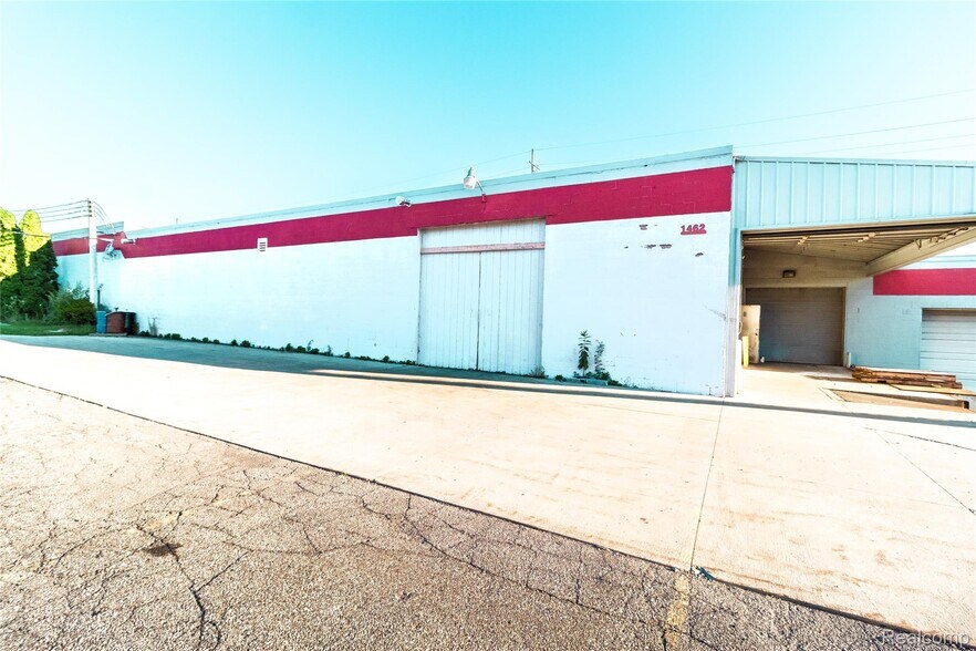 1462 Imlay City Rd, Lapeer, MI à louer - Photo de l’immeuble – Image 2 sur 11