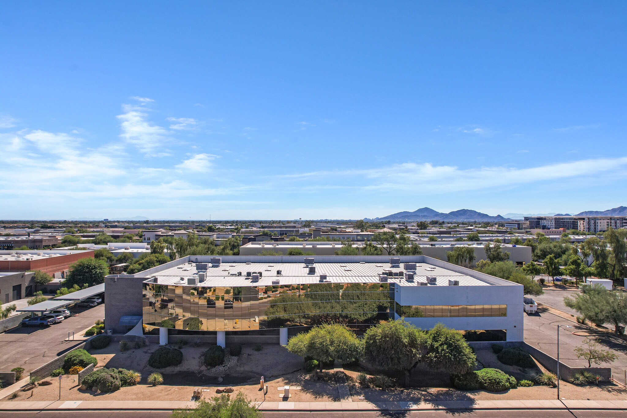 7543 E Tierra Buena Ln, Scottsdale, AZ à louer Photo principale– Image 1 sur 12