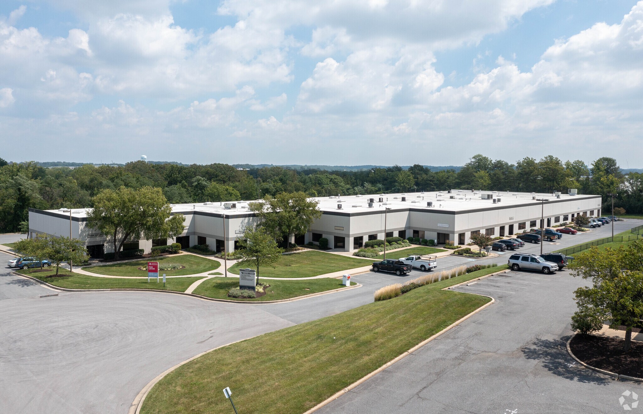 8350 Bristol Ct, Jessup, MD à louer Photo principale– Image 1 sur 6